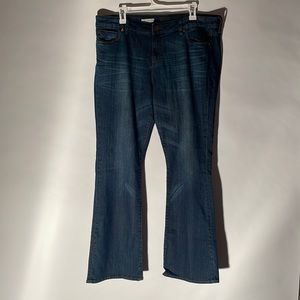 Kut from the Kloth Natalie High Rise Bootcut Short